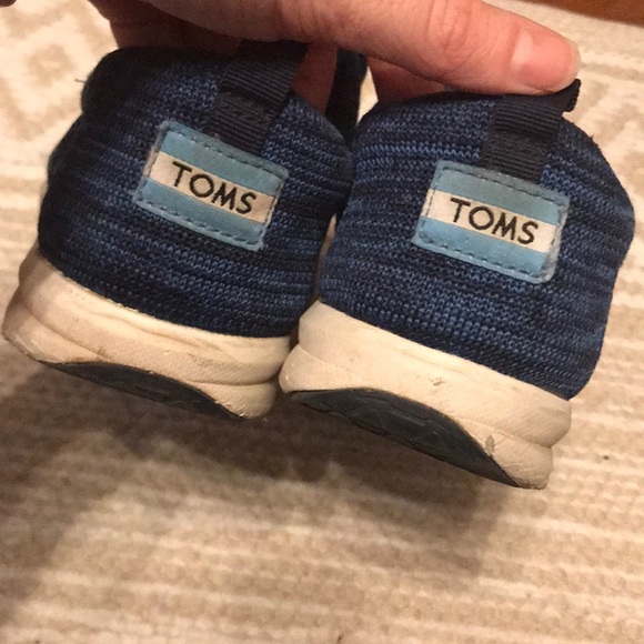 Toms tennis shoes - Picture 3 of 8